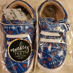 Monkey Feet Low Tops